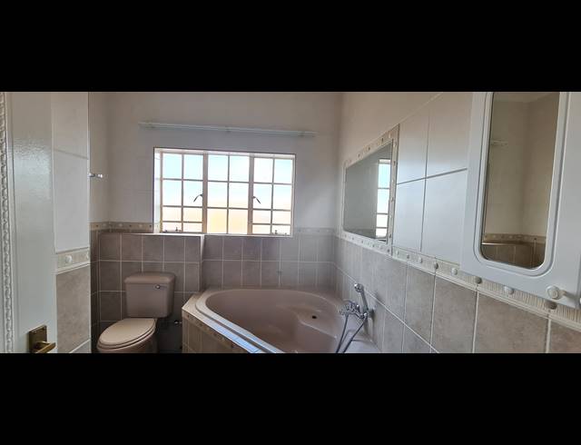 4 BEDROOM FREEHOLD FOR SALE IN CASHAN